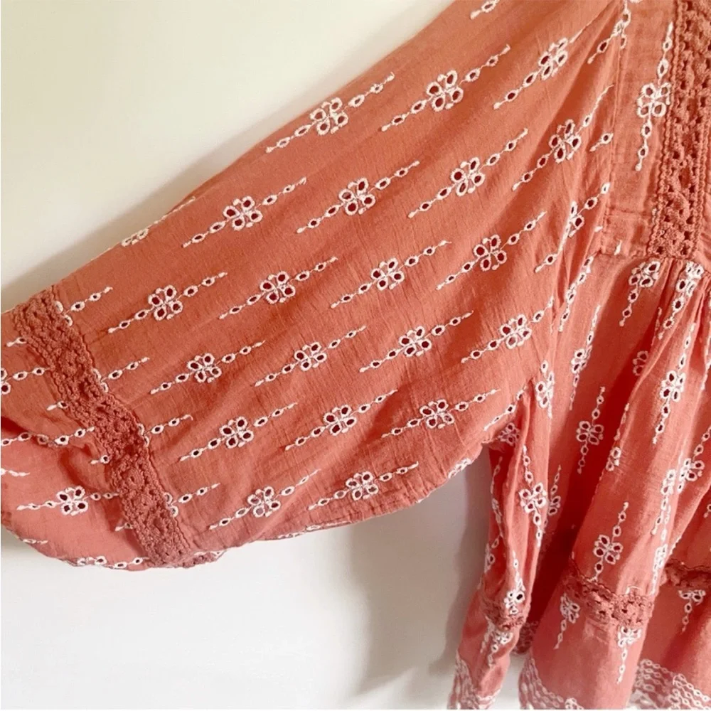 American Eagle blouse dusty red embroidered boho peasant oversized crochet - Picture 4 of 9